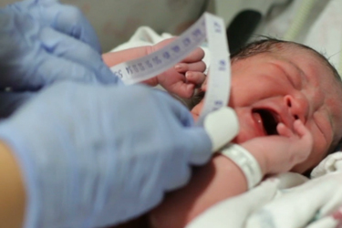Thumbnail image for "Las Primeras Horas: ¿Qué Pasa con tu Bebé Después de Nacer?"